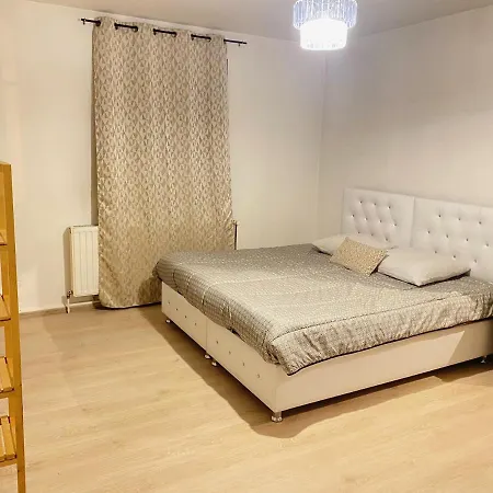 « chez Falco » Vue Sur Le Chateau